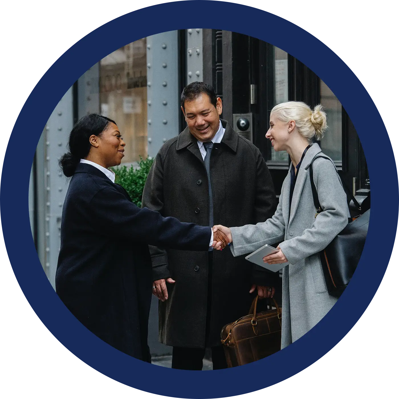 main image people shaking hands